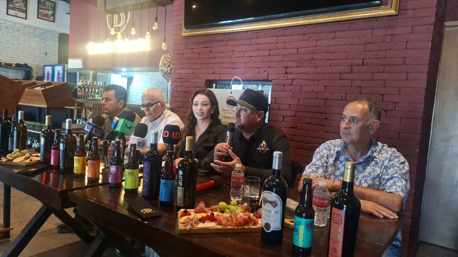 Conferencia de prensa del festival del asado Fuego y Sabor, en Los Mochis