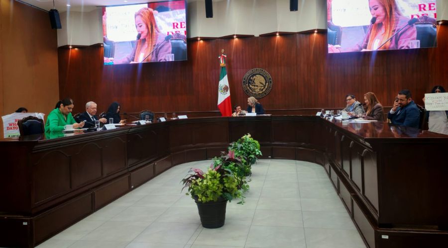 Diputados del congreso del estado en sesión