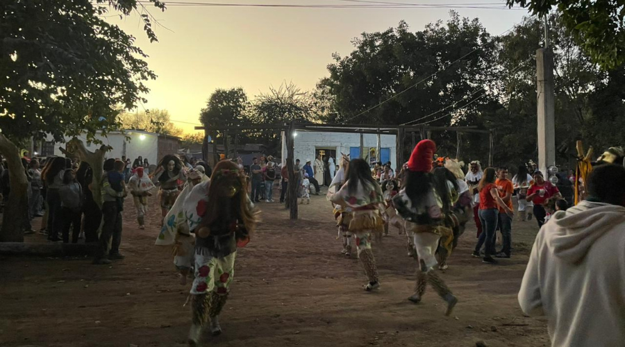Judíos bailan en el conti de la sindicatura de La Trinidad