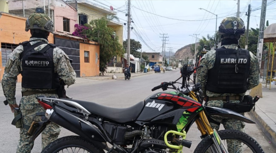 Elementos de seguridad recuperan motocicletas con reporte de robo en Mazatlán.