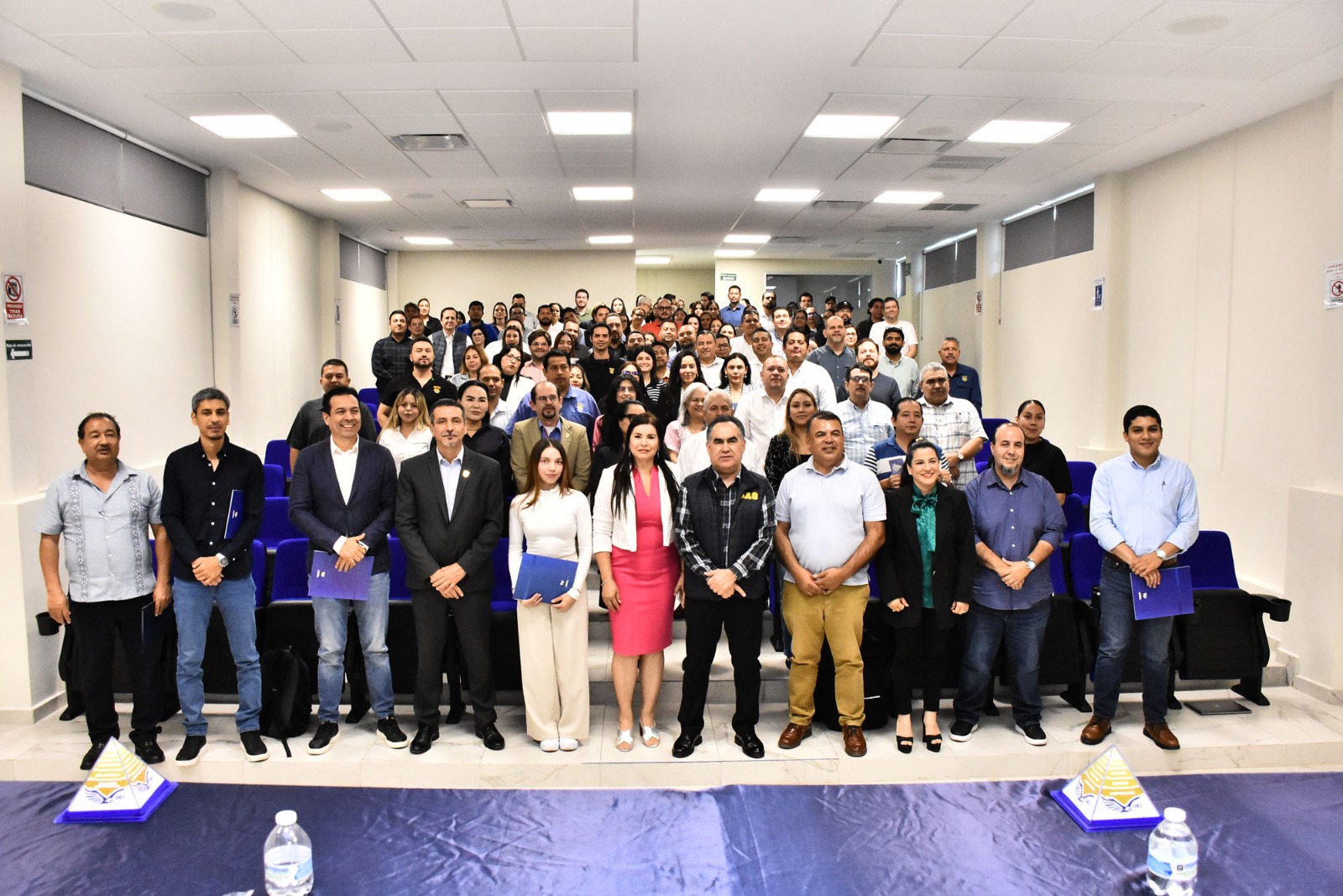 Foto al público tomada desde el escenario