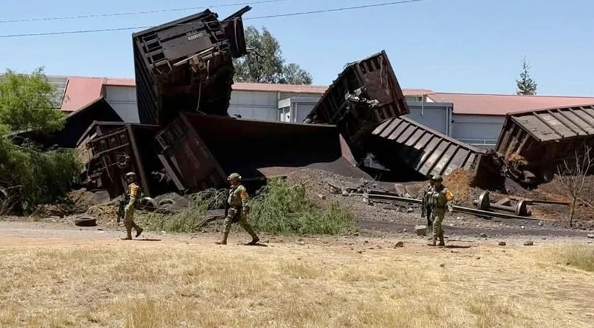 Se descarrila tren de carga en Aguascalientes; reportan un muerto y 7 heridos