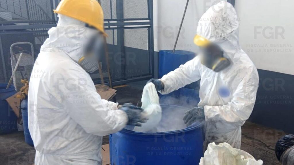 Destrucción de precursores químicos para drogas asegurados en Sinaloa