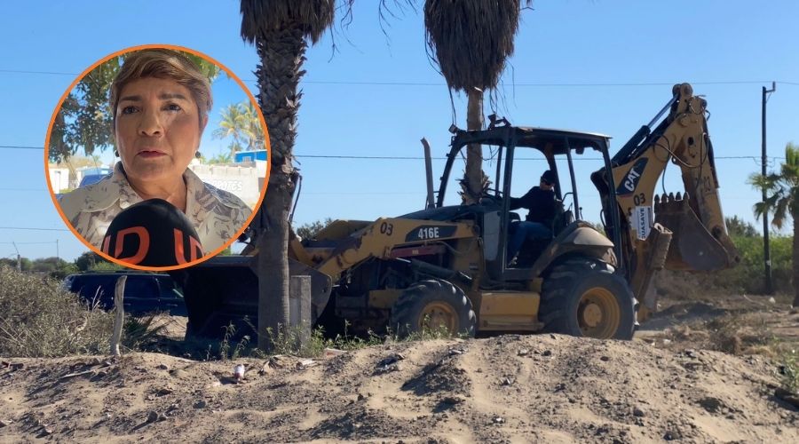 En grande maquinaria realizando trabajos en terreno arenoso y en circulo alcaldesa de Guasave