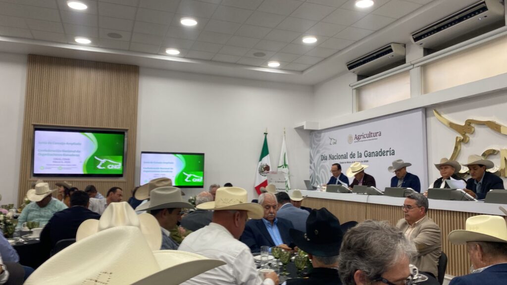 Convocó a representantes del sector con el propósito de propiciar un espacio de diálogo, análisis y construcción
