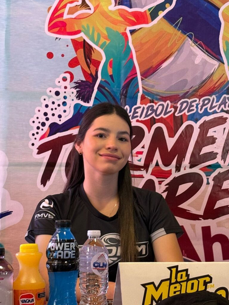 Diana Gabriela Valdez en rueda de prensa