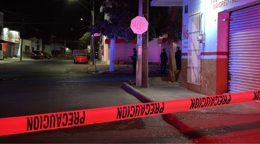 La policía de Culiacán acordona la escena del crimen con cinta amarilla