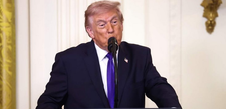 Trump asegura que debe 