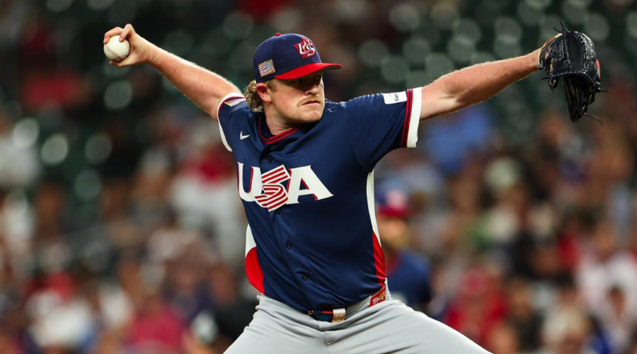 Jugador de beisbol de EU está por lanzar la pelota