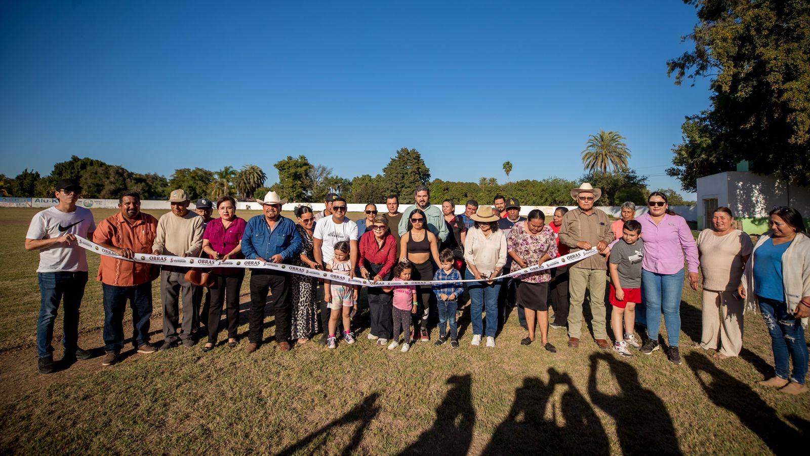 Corte de listón de rehabilitación en estadio de beisbol en Guasave