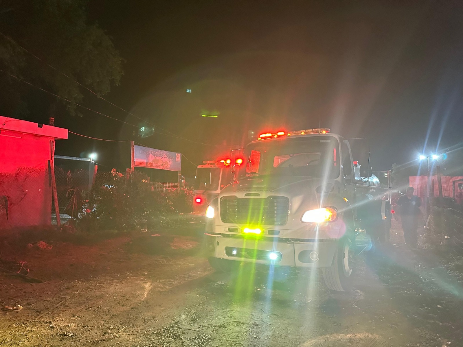 Camión en explosión de posible bomba en Los Mochis