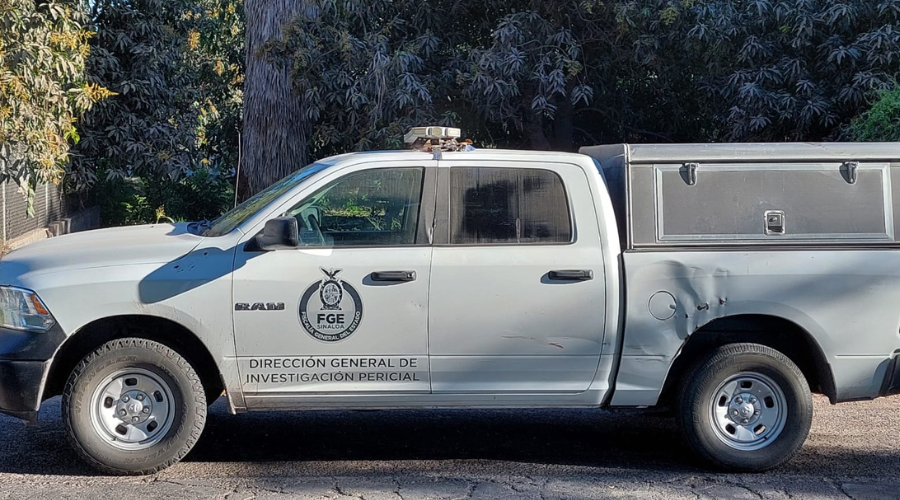 Automóvil de la FGE Sinaloa