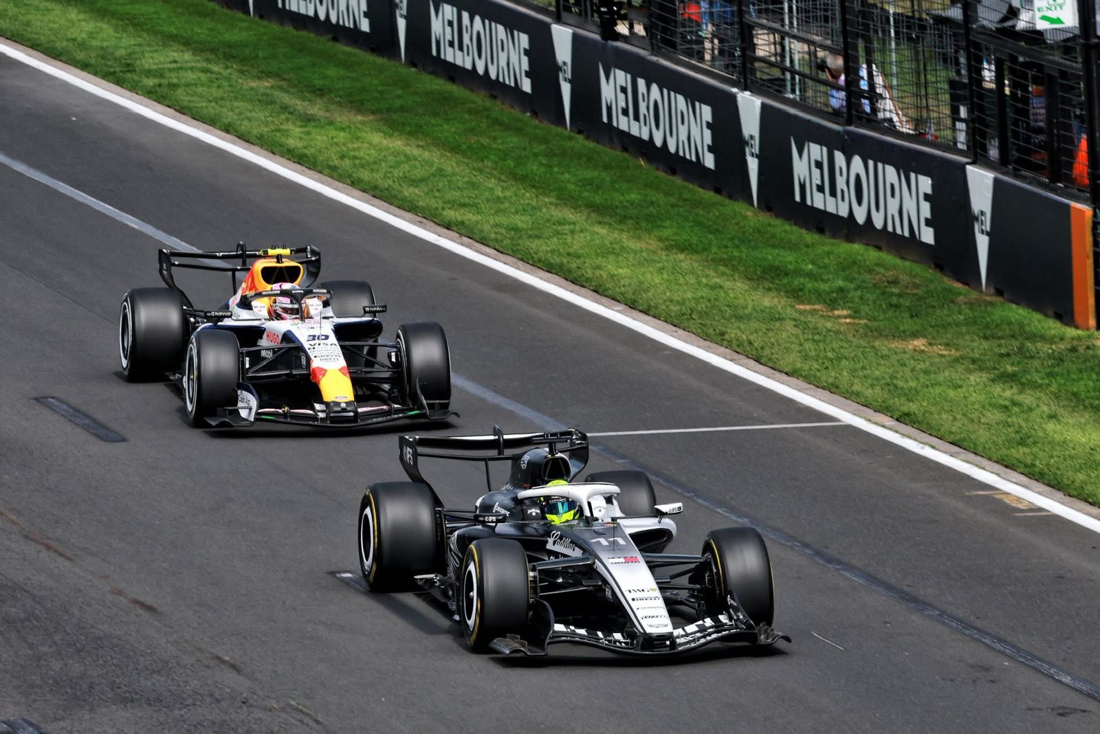¡Rivalidad a tope! Lawson arremete contra “Checo” Pérez en el GP de Australia