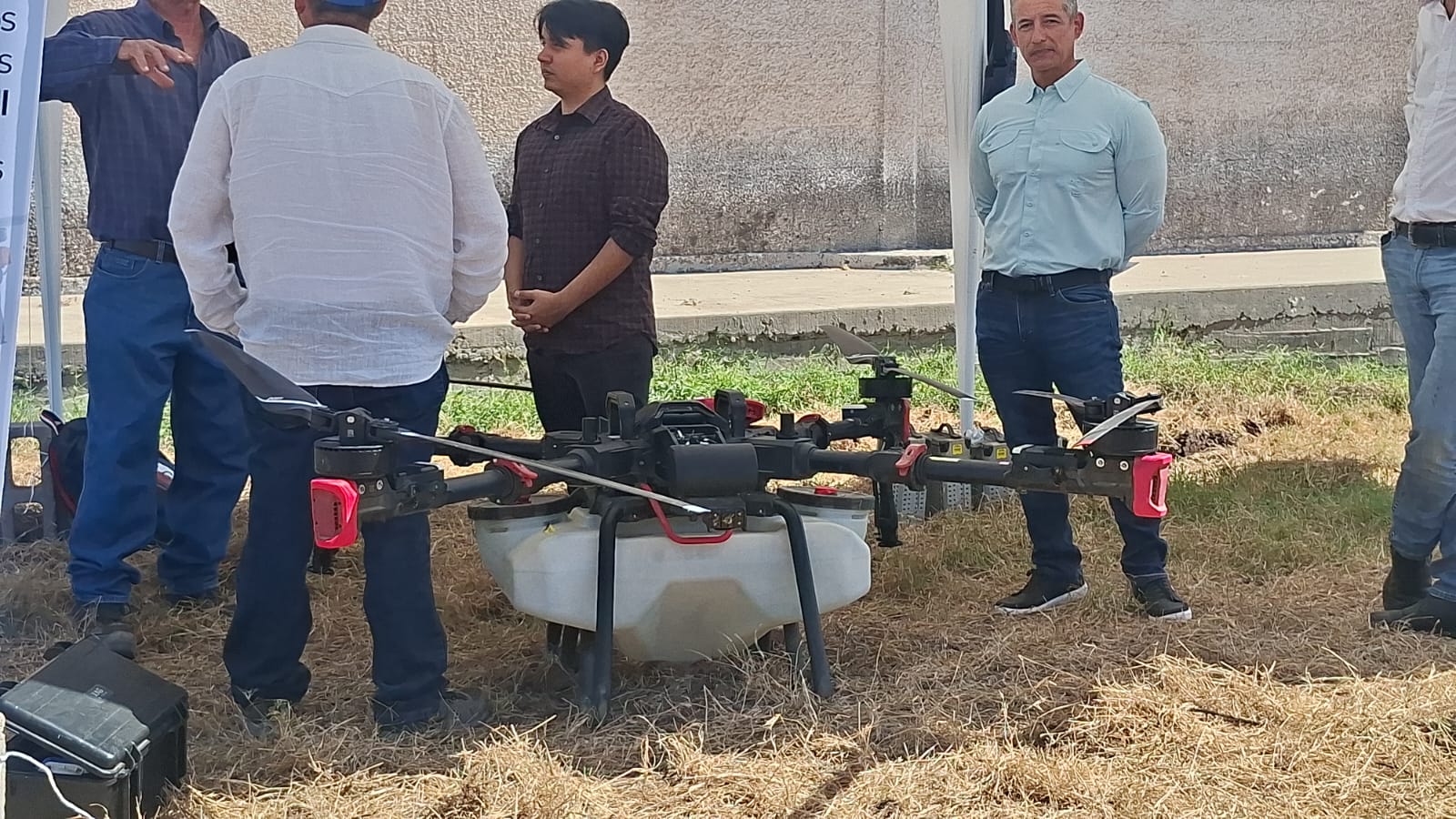 Fumigación con drones reduce riesgos de intoxicación