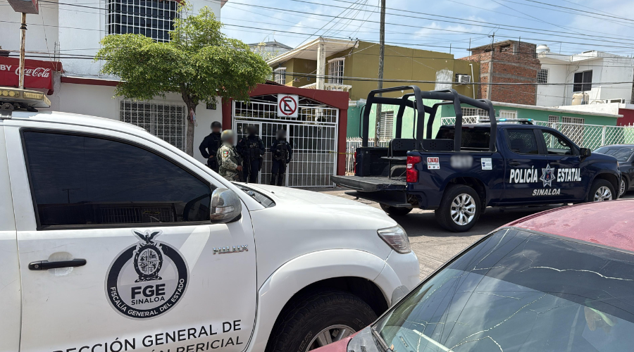 Policía cierra la calle donde una casa fue baleada