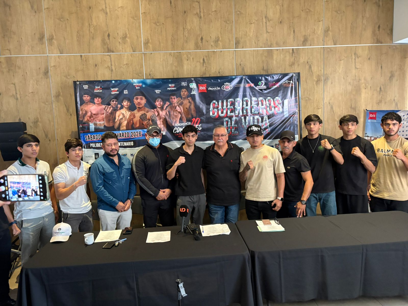 Rueda de prensa para anunciar la velada “Guerreros de Vida” en Los Mochis.