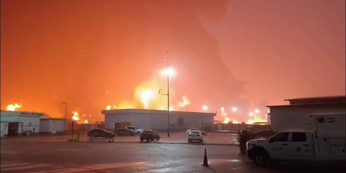 Pemex confirma el fallecimiento de 5 personas tras incendio en la Refinería Olmeca