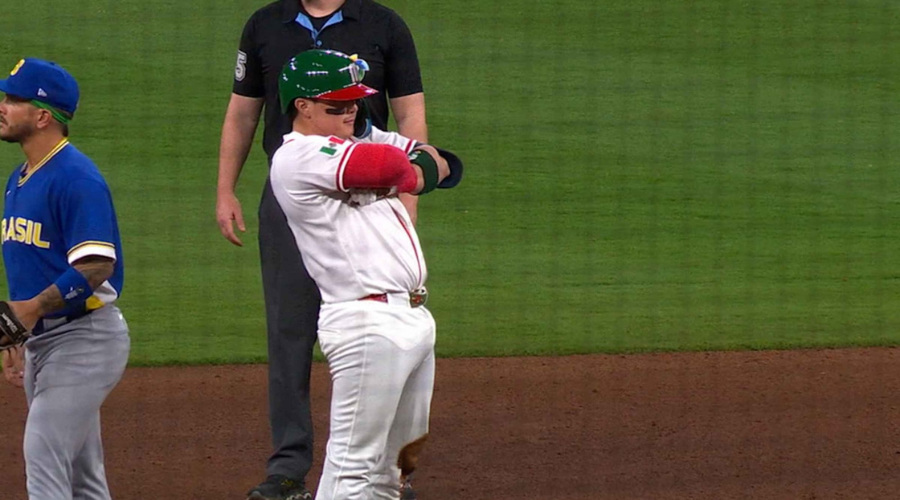 Alexis Wilson durante el juego del Clásico Mundial de Beisbol 2026
