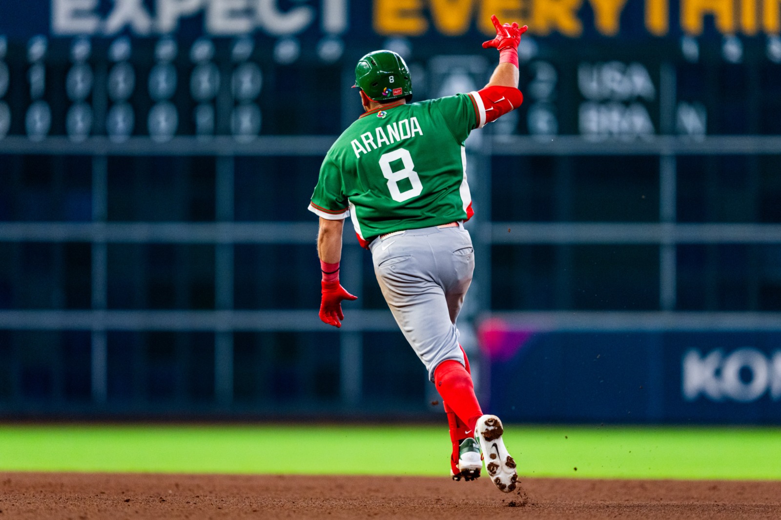 El mexicano Jonathan Aranda confesó que nunca había corrido tan rápido un cuadrangular