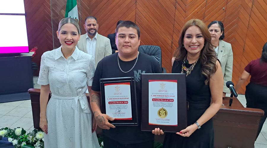 José Rodolfo Olivo Rojas, joven reconocido por salvar a tres personas de un incendio en Mazatlán