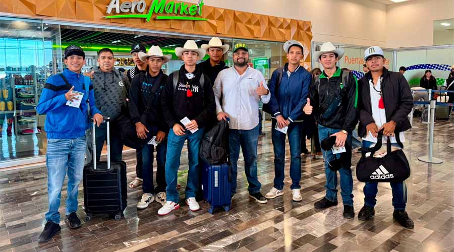 Jóvenes que participarán en encuentro de pueblos originarios en Tabasco