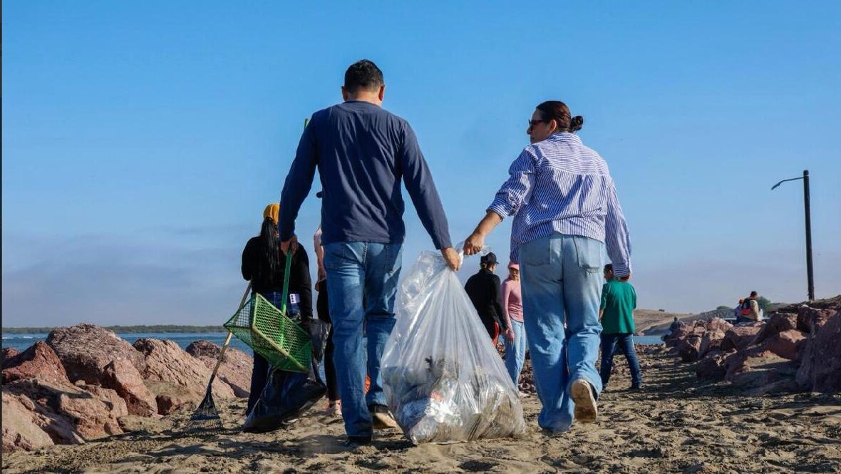 Limpieza de playas en Sinaloa