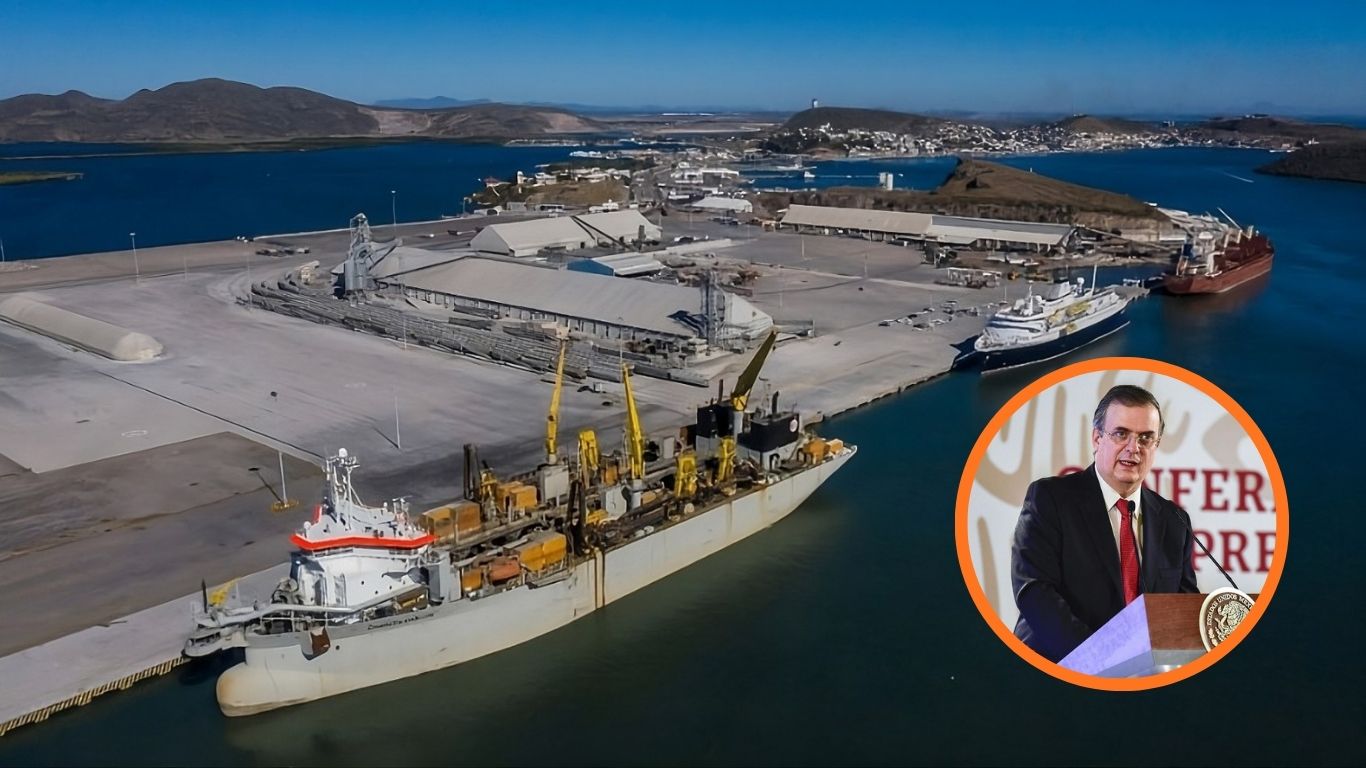 Barcos de carga en el mar, foto de Marcelo Ebrard en círcuclo