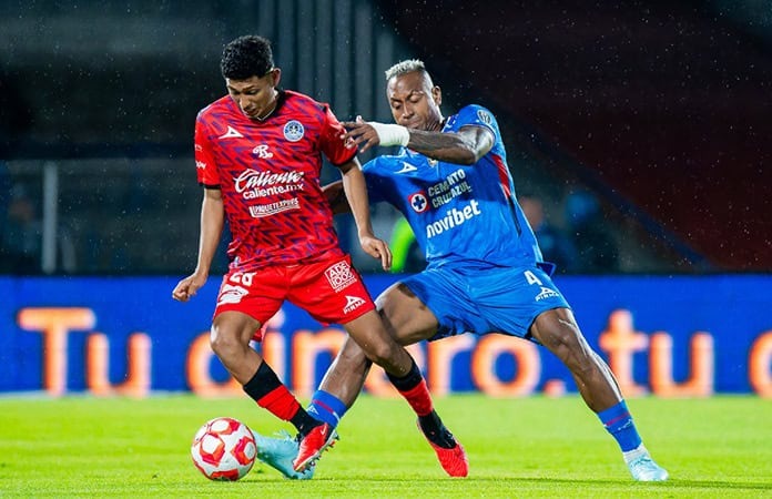 jugadores de futbol durante un partido