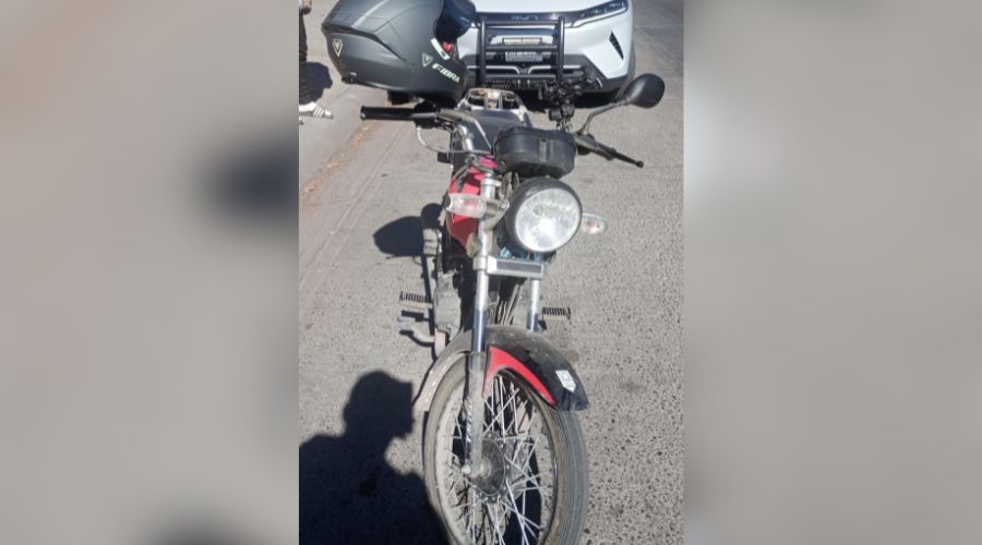 Motocicleta estacionada