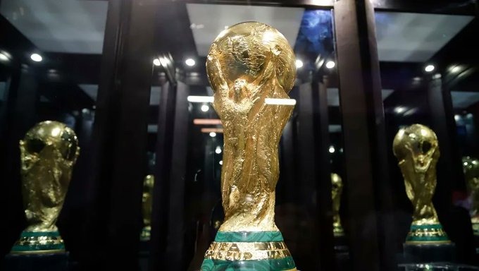 Copa del mundo de la FIFA dentro de vitrinas