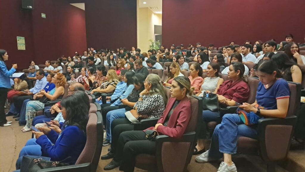 Imparten foro de educación inclusiva en Los Mochis