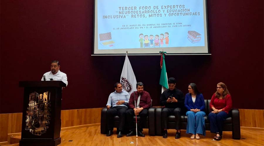 Imparten foro de educación inclusiva en Los Mochis
