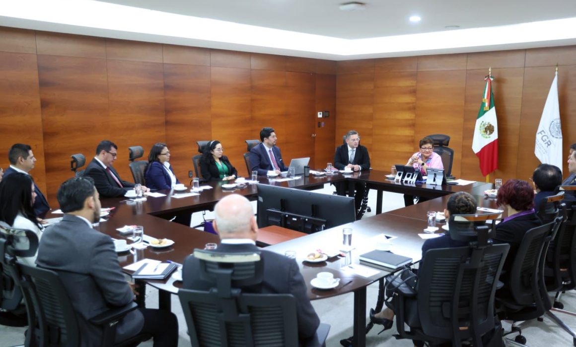 Ernestina Godoy, titular de la FGR, nombra a 11 nuevos fiscales federales en distintos estados