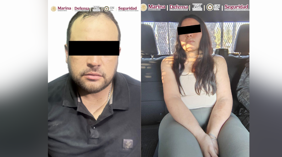 Dos personas detenidas con los ojos tapados con cintillas negras