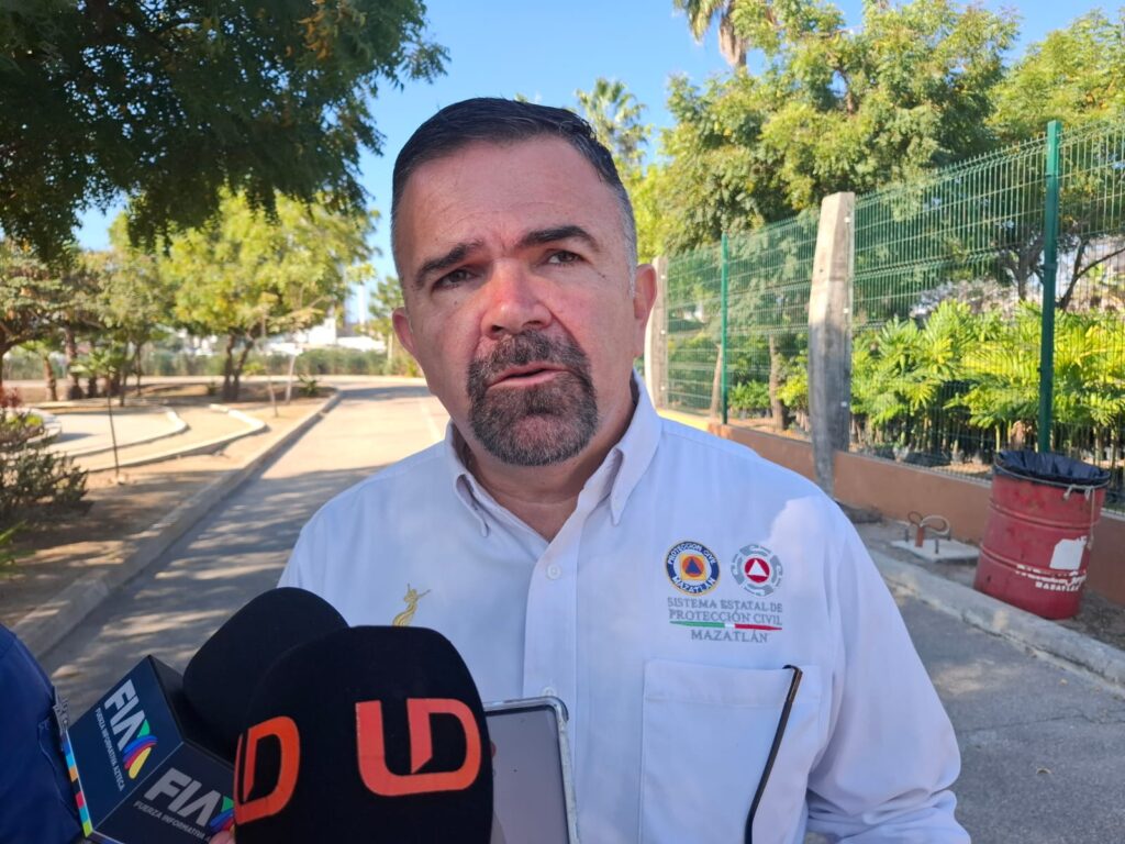 Óscar Roberto Osuna Tirado dando entrevista para línea directa