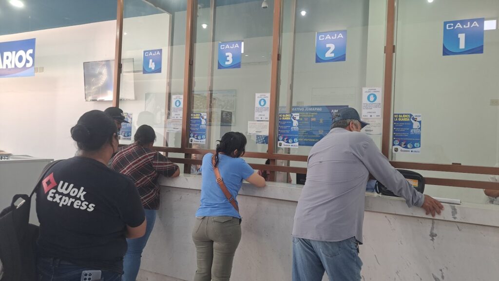 Ventanillas con personas en la Jumapag