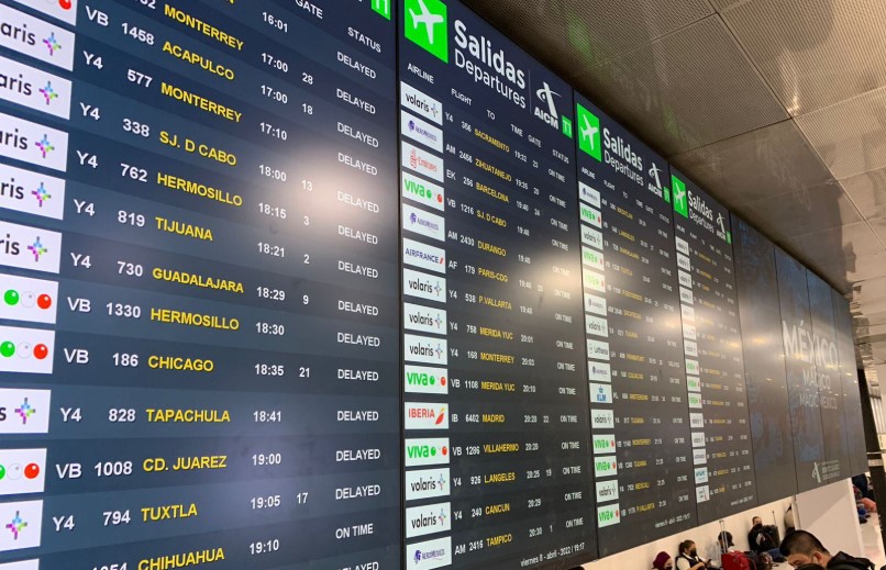 Pantalla de vuelos retrasados