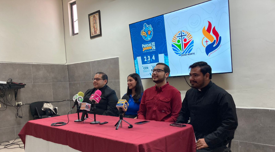El sacerdote Carlos Zazueta en conferencia de prensa para el Pascual Juvenil 2026