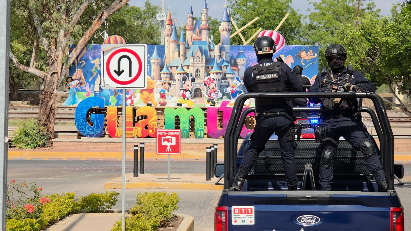 Patrulla de la Policía Municipal de Salvador Alvarado en Guamúchil