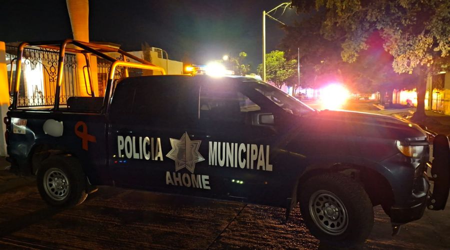 Patrulla policiaca de Ahome en una calle