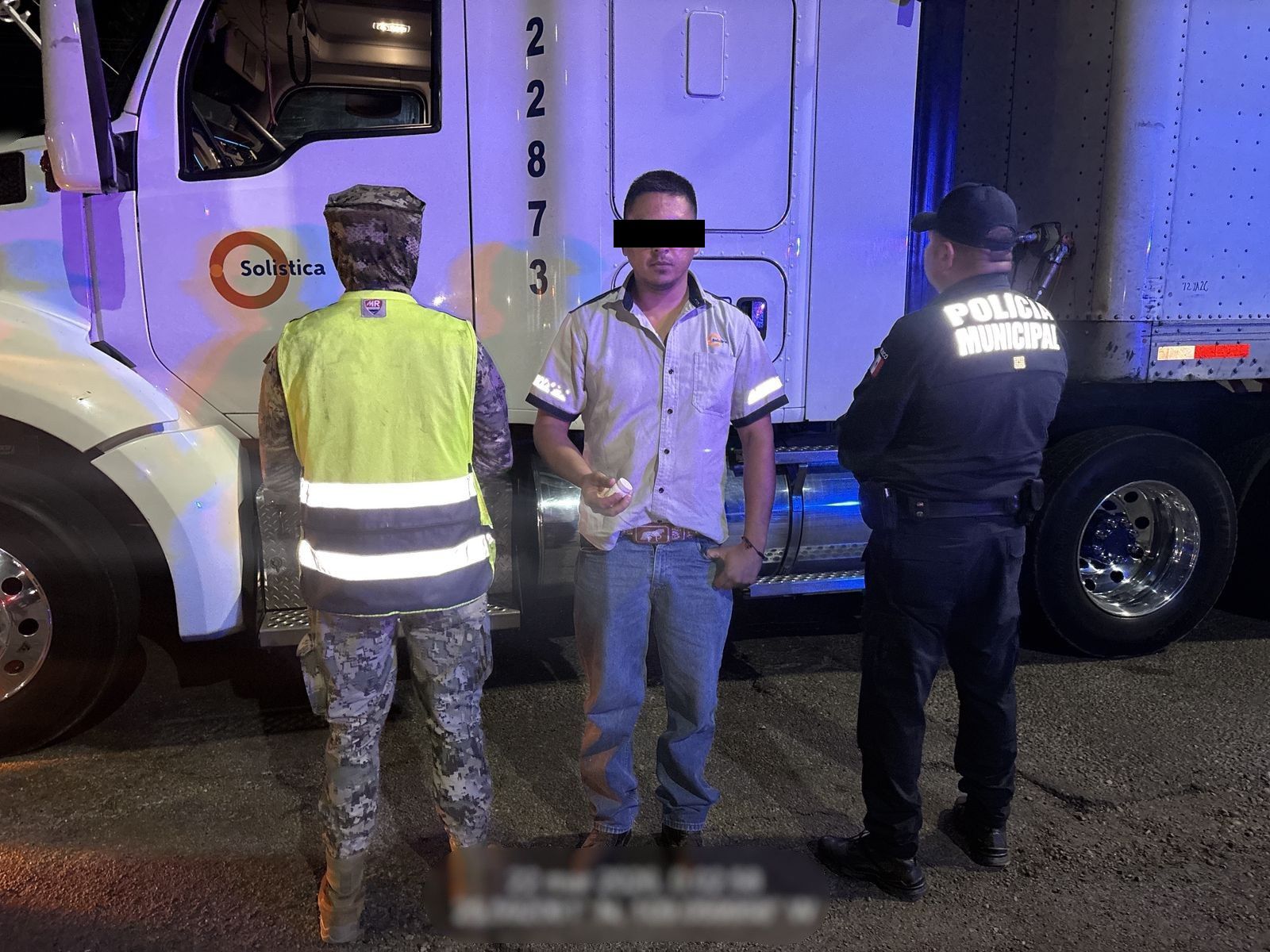 autoridades con detenido en nla noche