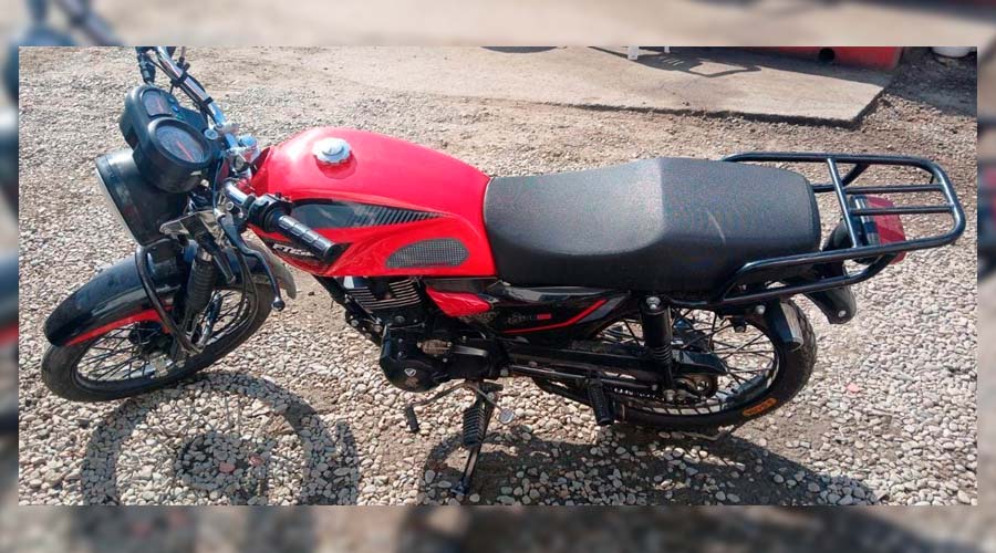 Policía de Mazatlán recupera tres vehículos y detiene a un motociclista