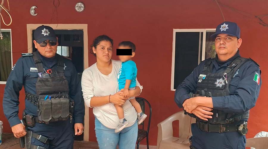 Policías de Guasave salvan la vida de un menor, de un año