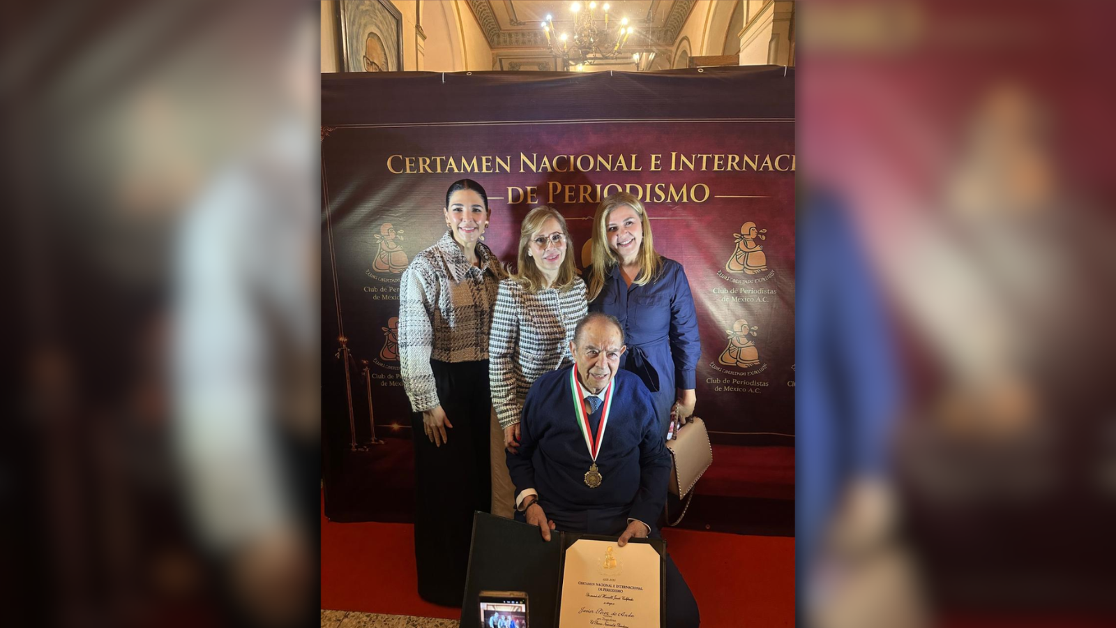 Javier Pérez de Anda recibe el Premio Nacional de Periodismo