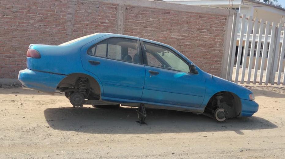 Auto Nissan recuperado en Mazatlán, Sinaloa
