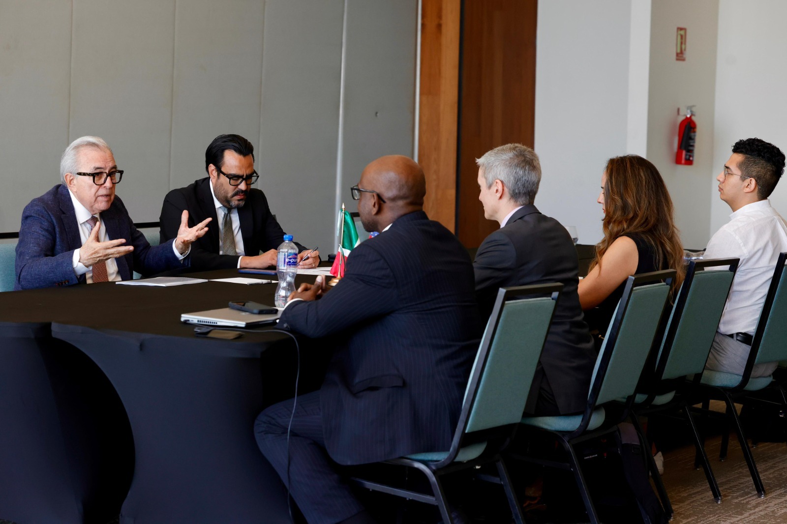 Reunión entre el Gobierno de Sinaloa y el Cónsul de Estados Unidos, en Hermosillo