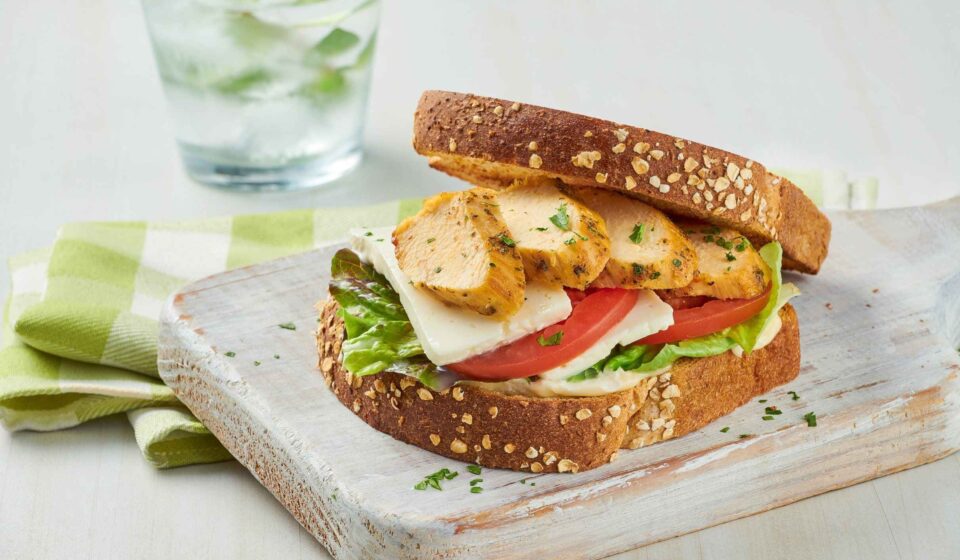 Sándwich de pollo con queso