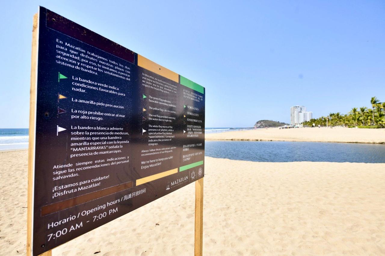 Señalamientos en español, inglés y Chino, para turistas que visitan mazatlán
