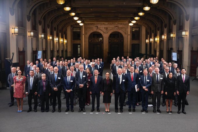 Sheinbaum se reúne con empresarios nórdicos en el Palacio Nacional; analizan planes de inversión