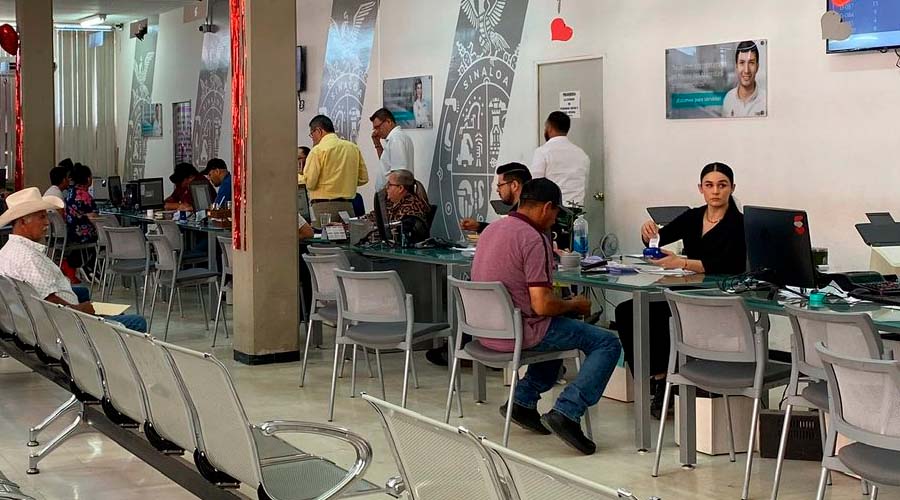 Pago de trámites vehiculares en oficinas del Gobierno de Gusaave